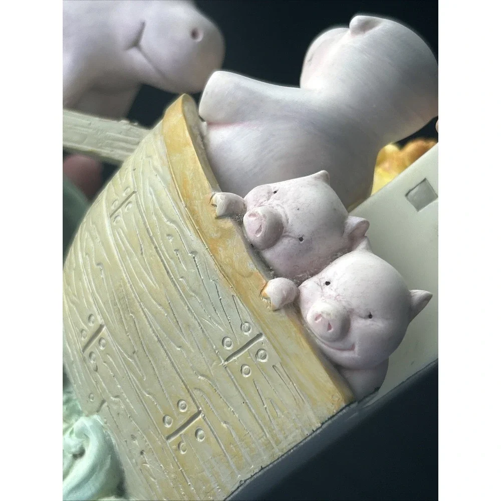 David Walker Noah's Ark Vintage Bookend by Michael And Company. Lion Sheep Boat